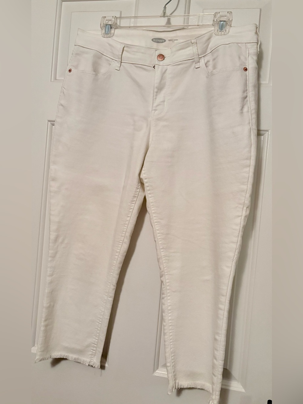 Old Navy White Cropped Skinny Jeans